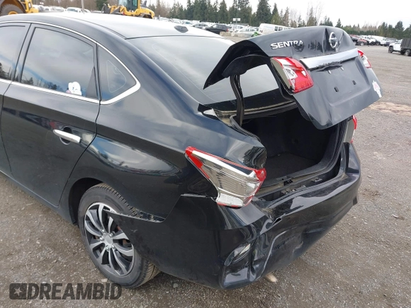 2017 Nissan Sentra SR with VIN 3N1AB7AP8HL670433, listed as a IAAI auction lot 41746009 with 114,811 mi miles and . Bid and sale history available at carsss.com. Image 6.