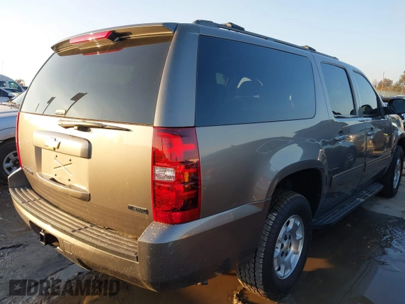 2012 Chevrolet Suburban LS with VIN 1GNSCHE0XCR143178, listed as a IAAI auction lot 41447363 with 96,197 mi miles. Bid and sale history available at carsss.com. Image 4.