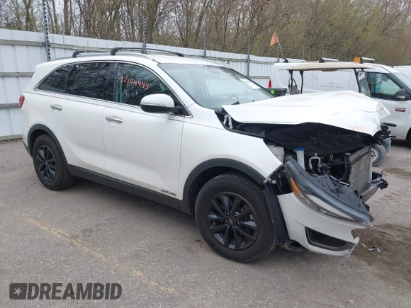 2016 Kia Sorento LX z VIN 5XYPGDA56GG094546, wystawiony jako IAAI lot #42104445 z przebiegiem 153 278 mil mil oraz . Historia ofert i sprzedaży dostępna na DreamBid. Obrazek 1.