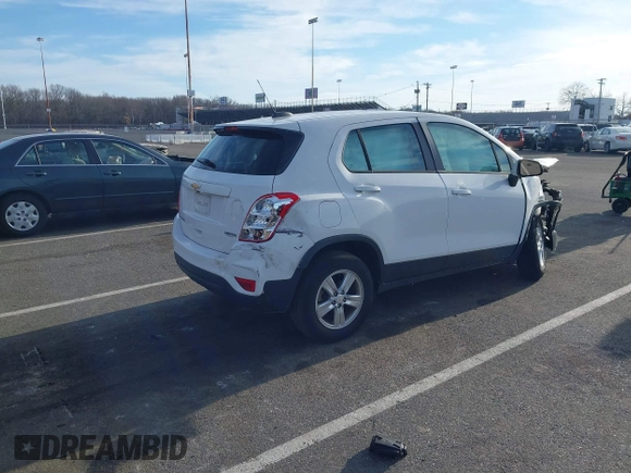 2019 Chevrolet Trax LS with VIN 3GNCJNSB5KL242561, listed as a IAAI auction lot 41662487 with 38,209 mi miles. Bid and sale history available at carsss.com. Image 4.