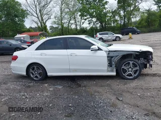 2015 Mercedes-Benz E-Class E 350 Luxury with VIN WDDHF8JB2FB088875, listed as a IAAI auction lot 42128441 with 150,542 mi miles. Bid and sale history available at carsss.com. Image 13.