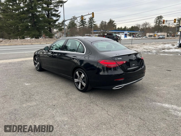 2022 Mercedes-Benz C 300 with VIN W1KAF4GBXNR020430, listed as a Copart auction lot 48009055 with 82,657 mi miles and Clean Title. Bid and sale history available at DreamBid. Image 3.