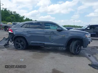 2021 Volkswagen Atlas SE with VIN 1V2PE2CA2MC207444, listed as a IAAI auction lot 42268653 with 70,202 mi miles and . Bid and sale history available at DreamBid. Image 13.