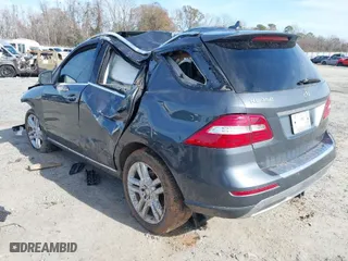 2014 Mercedes-Benz M-Class ML 350 with VIN 4JGDA5JB2EA319263, listed as a IAAI auction lot 41464225 with 169,292 mi miles. Bid and sale history available at carsss.com. Image 3.