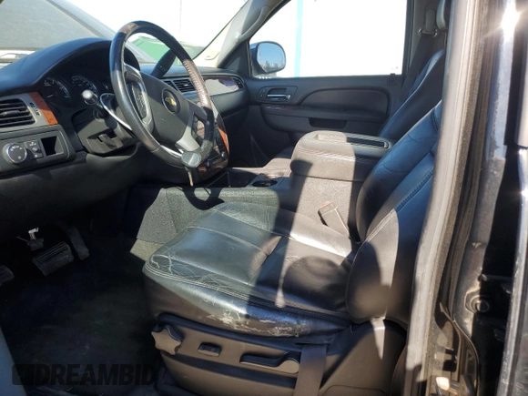 2013 Chevrolet Avalanche LT with VIN 3GNMCFE02DG353160, listed as a Copart auction lot 42249635 with 149,482 mi miles and Salvage Title. Bid and sale history available at DreamBid. Image 7.