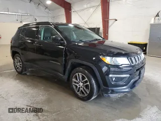 2017 Jeep Compass Latitude z VIN 3C4NJDBB6HT650913, wystawiony jako Copart lot #61908455 z przebiegiem 83 411 mil mil oraz Szkoda całkowita • Salvage title. Historia ofert i sprzedaży dostępna na DreamBid. Obrazek 4.