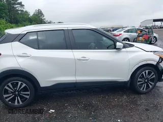 2020 Nissan Kicks SV z VIN 3N1CP5CV6LL479855, wystawiony jako IAAI lot #42112672 z przebiegiem 32 917 mil mil oraz . Historia ofert i sprzedaży dostępna na DreamBid. Obrazek 14.