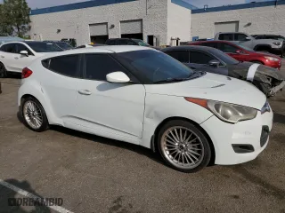 2013 Hyundai Veloster w/Gray Int with VIN KMHTC6AD4DU139521, listed as a Copart auction lot 83254954 with 172,195 mi miles and Clean Title. Bid and sale history available at carsss.com. Image 4.