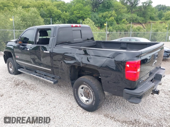 2019 Chevrolet Silverado 2500HD LTZ with VIN 1GC1KTEY5KF151527, listed as a IAAI auction lot 37045890 with 120,233 mi miles. Bid and sale history available at carsss.com. Image 3.