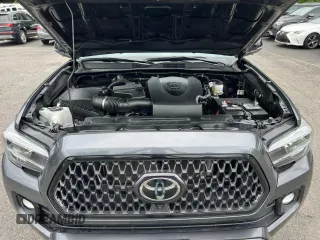 2022 Toyota Tacoma Limited with VIN 3TMGZ5AN7NM458988, listed as a Copart auction lot 65398105 with 32,115 mi miles and Salvage title. Bid and sale history available at DreamBid. Image 8.