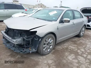 2010 Lincoln MKZ z VIN 3LNHL2GCXAR750346, wystawiony jako IAAI lot #42182751 z przebiegiem 119 104 mil mil oraz . Historia ofert i sprzedaży dostępna na DreamBid. Obrazek 2.