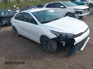 2024 Kia Forte LXS z VIN 3KPF24AD6RE837739, wystawiony jako IAAI lot #41963725 z przebiegiem 14 176 mil mil oraz . Historia ofert i sprzedaży dostępna na DreamBid. Obrazek 1.