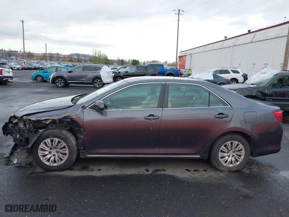 2013 Toyota Camry Hybrid LE with VIN 4T1BD1FK5DU083849, listed as a IAAI auction lot 40916318 with 204,058 mi miles. Bid and sale history available at carsss.com. Image 15.