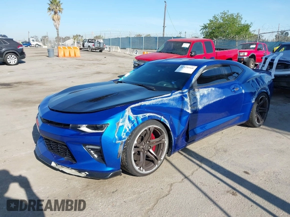 2018 Chevrolet Camaro 1SS with VIN 1G1FE1R78J0131642, listed as a IAAI auction lot 41970560 with 34,140 mi miles and . Bid and sale history available at DreamBid. Image 2.