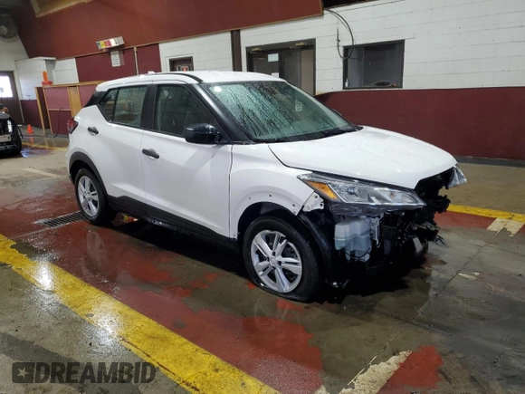 2024 Nissan Kicks S with VIN 3N1CP5BV3RL472338, listed as a Copart auction lot 53732045 with 30,063 mi miles and Clean Title. Bid and sale history available at carsss.com. Image 4.