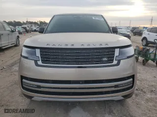 2024 Land Rover Range Rover SE with VIN SALKPBE98RA208571, listed as a Copart auction lot 88712065 with 8,517 mi miles and Non Repairable. Bid and sale history available at carsss.com. Image 5.