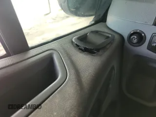 2015 Ford Transit Cargo z VIN 1FTNE1YM0FKA91529, wystawiony jako IAAI lot #42621022 z przebiegiem 150 864 mil mil oraz . Historia ofert i sprzedaży dostępna na DreamBid. Obrazek 1.