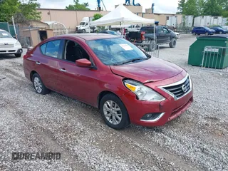 2018 Nissan Versa SV z VIN 3N1CN7AP3JL867399, wystawiony jako IAAI lot #42241378 z przebiegiem 144 219 mil mil oraz . Historia ofert i sprzedaży dostępna na DreamBid. Obrazek 1.