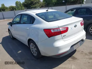 2017 Kia Rio LX z VIN KNADM4A30H6027274, wystawiony jako IAAI lot #42408832 z przebiegiem 131 037 mil mil oraz . Historia ofert i sprzedaży dostępna na DreamBid. Obrazek 3.
