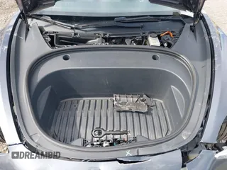 2023 Tesla Model 3 z VIN 5YJ3E1EA5PF451085, wystawiony jako IAAI lot #41941655 z przebiegiem 56 532 mil mil oraz . Historia ofert i sprzedaży dostępna na DreamBid. Obrazek 10.