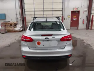 2015 Ford Focus SE with VIN 1FADP3F28FL231684, listed as a IAAI auction lot 41914284 with 100,195 mi miles. Bid and sale history available at carsss.com. Image 16.
