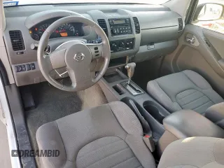 2006 Nissan Frontier XE z VIN 1N6BD06T06C436608, wystawiony jako Copart lot #56055775 z przebiegiem 178 606 mil mil oraz Szkody całkowita. Historia ofert i sprzedaży dostępna na DreamBid. Obrazek 8.