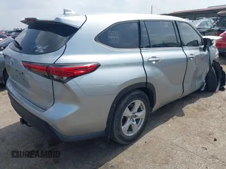 2021 Toyota Highlander L with VIN 5TDZZRAH3MS526003, listed as a IAAI auction lot 42617546 with Not provided miles and . Bid and sale history available at DreamBid. Image 4.