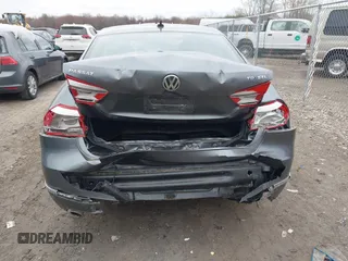 2015 Volkswagen Passat 2.0L TDI SEL Premium with VIN 1VWCV7A34FC094467, listed as a IAAI auction lot 42030825 with 184,517 mi miles. Bid and sale history available at carsss.com. Image 16.