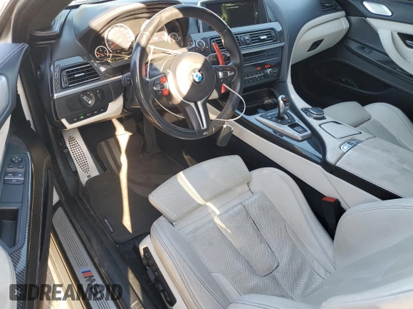 2015 BMW M6 z VIN WBSLX9C51FD160757, wystawiony jako Copart lot #51991315 z przebiegiem 71 133 mil mil oraz Szkoda całkowita • Salvage title. Historia ofert i sprzedaży dostępna na DreamBid. Obrazek 8.