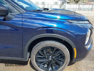 2022 Mitsubishi Outlander SE z VIN JA4J4UA89NZ077502, wystawiony jako IAAI lot #41897917 z przebiegiem 26 045 mil mil oraz . Historia ofert i sprzedaży dostępna na DreamBid. Obrazek 18.