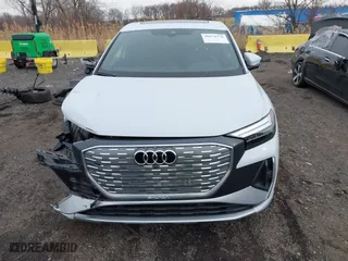 2024 Audi Q4 e-tron Sportback Premium Plus with VIN WA13UBFZ3RP084588, listed as a IAAI auction lot 40978576 with 964 mi miles. Bid and sale history available at carsss.com. Image 12.