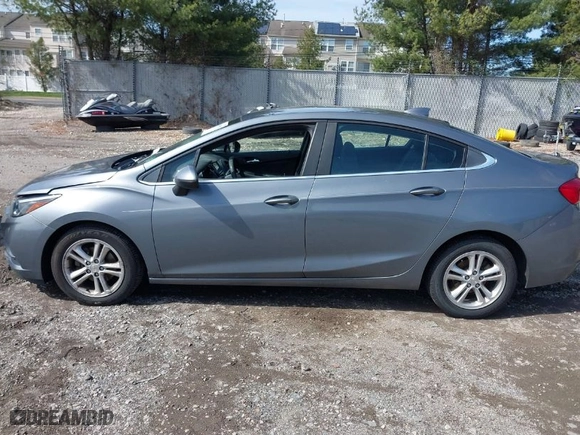 2018 Chevrolet Cruze LT with VIN 1G1BE5SM6J7155385, listed as a IAAI auction lot 41889507 with NaN miles. Bid and sale history available at carsss.com. Image 13.