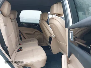 2023 Porsche Cayenne z VIN WP1AA2AY1PDA09213, wystawiony jako IAAI lot #40795024 z przebiegiem 22 522 mil mil oraz . Historia ofert i sprzedaży dostępna na DreamBid. Obrazek 8.