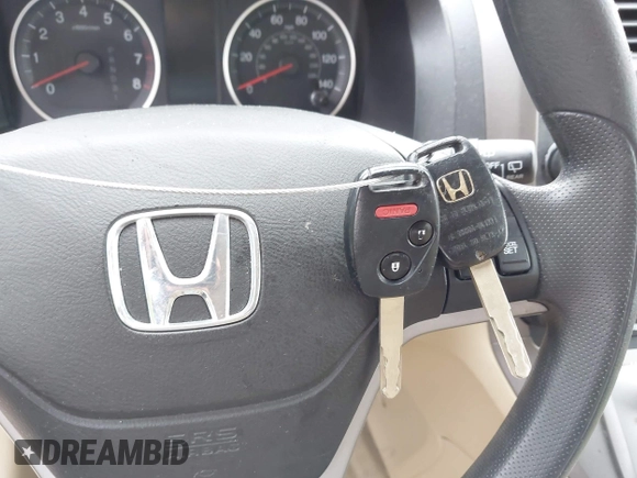 2009 Honda CR-V EX z VIN 3CZRE38539G702990, wystawiony jako IAAI lot #42158970 z przebiegiem 178 416 mil mil oraz . Historia ofert i sprzedaży dostępna na DreamBid. Obrazek 11.