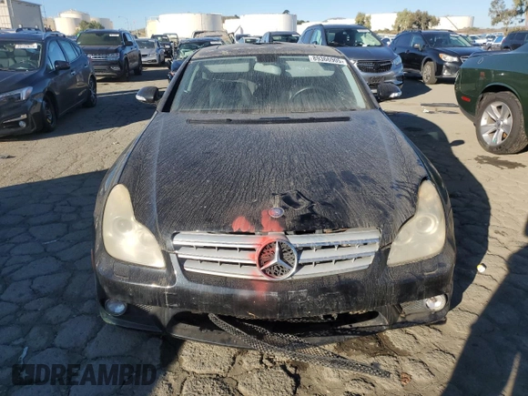 2007 Mercedes-Benz CLS 550 z VIN WDDDJ72X37A099442, wystawiony jako Copart lot #89366905 z przebiegiem Nie podano mil oraz Nie do naprawy • Non repairable. Historia ofert i sprzedaży dostępna na DreamBid. Obrazek 5.