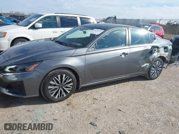 2024 Nissan Altima SV with VIN 1N4BL4DV7RN327708, listed as a IAAI auction lot 41423932 with 10,387 mi miles and . Bid and sale history available at carsss.com. Image 18.