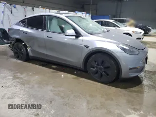 2024 Tesla Model Y Long Range with VIN 7SAYGDEE3RA293367, listed as a Copart auction lot 88109015 with 16,109 mi miles and Salvage Title. Bid and sale history available at DreamBid. Image 4.