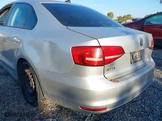 2015 Volkswagen Jetta Sedan 2.0L S w/Technology with VIN 3VW2K7AJXFM274585, listed as a IAAI auction lot 41482902 with 1 mi miles. Bid and sale history available at carsss.com. Image 16.