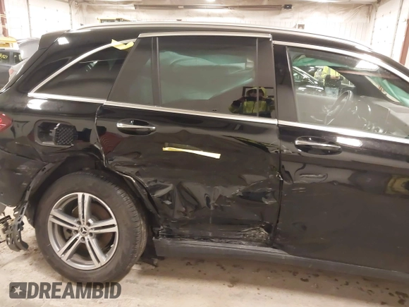 2022 Mercedes-Benz GLC 300 with VIN W1N0G8EB8NV370264, listed as a IAAI auction lot 41867375 with 16,548 mi miles and . Bid and sale history available at DreamBid. Image 6.