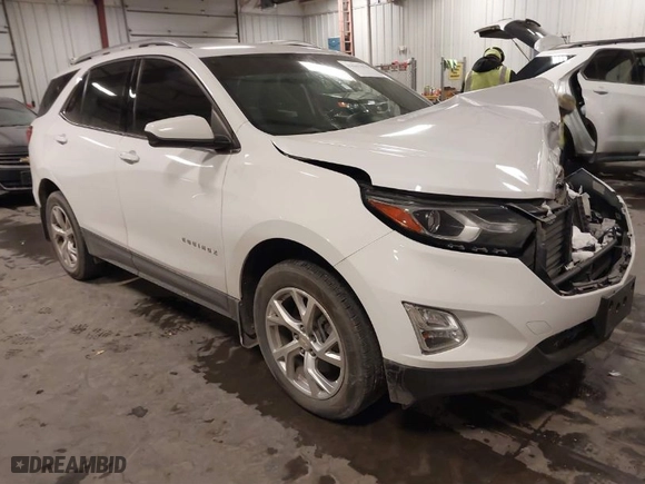 2020 Chevrolet Equinox LT with VIN 2GNAXVEX1L6220009, listed as a IAAI auction lot 41647476 with 161,913 mi miles. Bid and sale history available at carsss.com. Image 1.