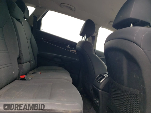 2019 Kia Sorento LX z VIN 5XYPG4A57KG486895, wystawiony jako Copart lot #58470815 z przebiegiem 151 217 mil mil oraz Czysty tytuł • Clean title. Historia ofert i sprzedaży dostępna na DreamBid. Obrazek 11.