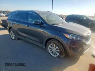2017 Kia Sorento LX z VIN 5XYPG4A36HG211042, wystawiony jako Copart lot #48977085 z przebiegiem 130 892 mil mil oraz Szkoda całkowita • Salvage title. Historia ofert i sprzedaży dostępna na DreamBid. Obrazek 4.