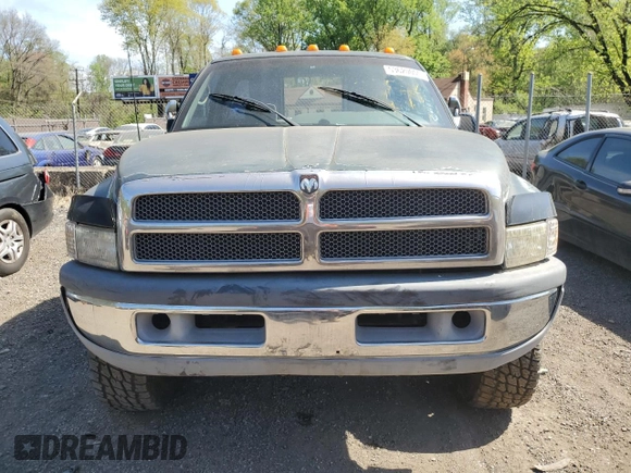 1997 Dodge 2500 with VIN 1B7KF26Z1VJ576349, listed as a Copart auction lot 53620055 with 204,033 mi miles and Salvage Title. Bid and sale history available at DreamBid. Image 5.
