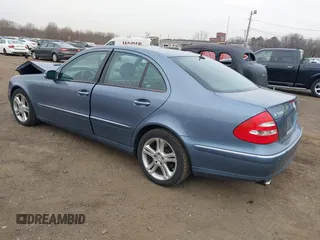 2005 Mercedes-Benz E 500 z VIN WDBUF70J25A731269, wystawiony jako IAAI lot #41759930 z przebiegiem 106 132 mil mil oraz . Historia ofert i sprzedaży dostępna na DreamBid. Obrazek 3.