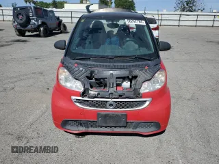 2014 Smart fortwo Pure z VIN WMEEJ3BA6EK745679, wystawiony jako Copart lot #56242784 z przebiegiem 86 991 mil mil oraz Szkoda całkowita • Salvage title. Historia ofert i sprzedaży dostępna na DreamBid. Obrazek 5.