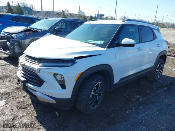 2025 Chevrolet TrailBlazer LT with VIN KL79MRSL5SB155476, listed as a IAAI auction lot 41794984 with 1,425 mi miles. Bid and sale history available at carsss.com. Image 17.