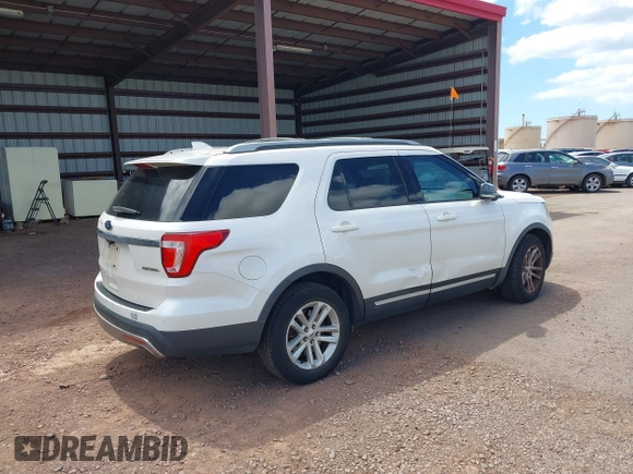 2016 Ford Explorer XLT with VIN 1FM5K7D87GGA58287, listed as a IAAI auction lot 41724911 with 137,086 mi miles and . Bid and sale history available at carsss.com. Image 4.