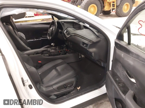 2021 Lexus UX 250h z VIN JTHP9JBHXM2041595, wystawiony jako IAAI lot #41046223 z przebiegiem 27 773 mil mil oraz . Historia ofert i sprzedaży dostępna na DreamBid. Obrazek 5.
