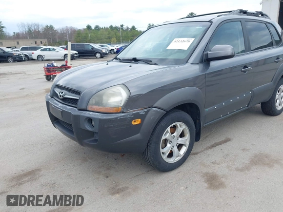 2009 Hyundai Tucson Limited with VIN KM8JN12D39U001608, listed as a IAAI auction lot 42132678 with 182,337 mi miles. Bid and sale history available at carsss.com. Image 6.
