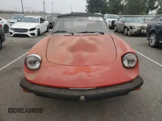 1978 Alfa Romeo Spider z VIN 115410002071, wystawiony jako Copart lot #75574404 z przebiegiem 50 587 mil mil oraz Tytuł czysty. Historia ofert i sprzedaży dostępna na DreamBid. Obrazek 5.